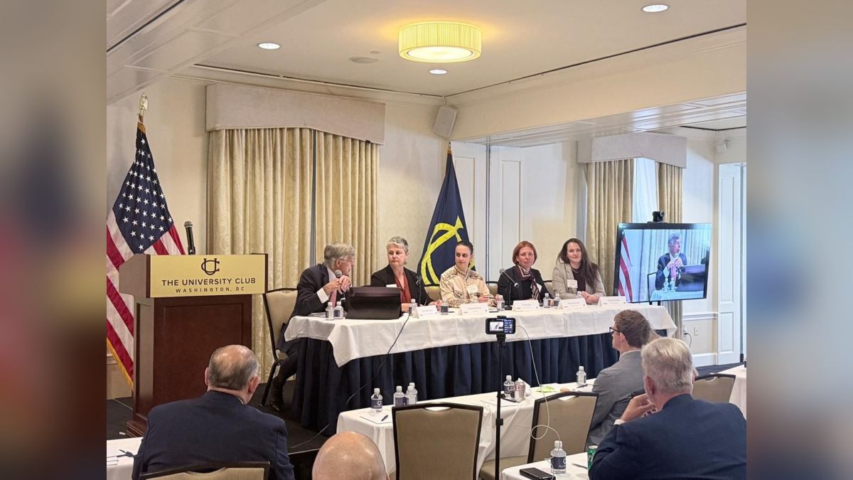 Yaryna Yasynewych among the panelists at the presidium table of the CUSUR roundtable at The University Club of Washington, D.C.