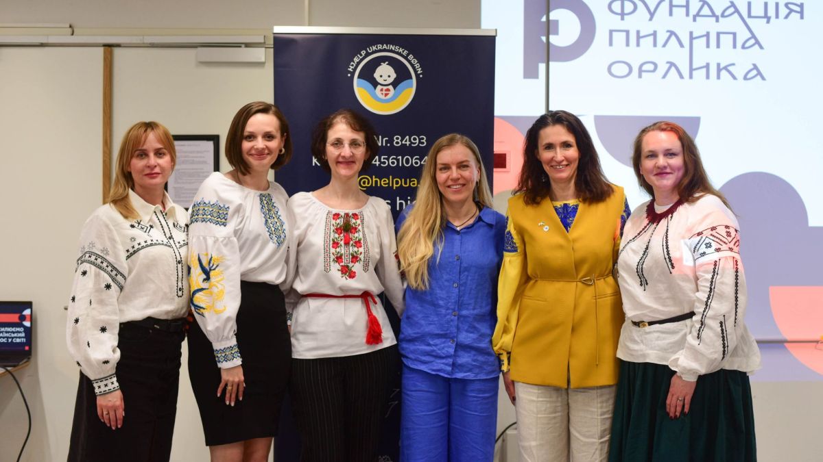 Учасниці програми «Корені та Крила» — представниці Фундації Пилипа Орлика та організації Hjælp Ukrainske Børn на спільному заході