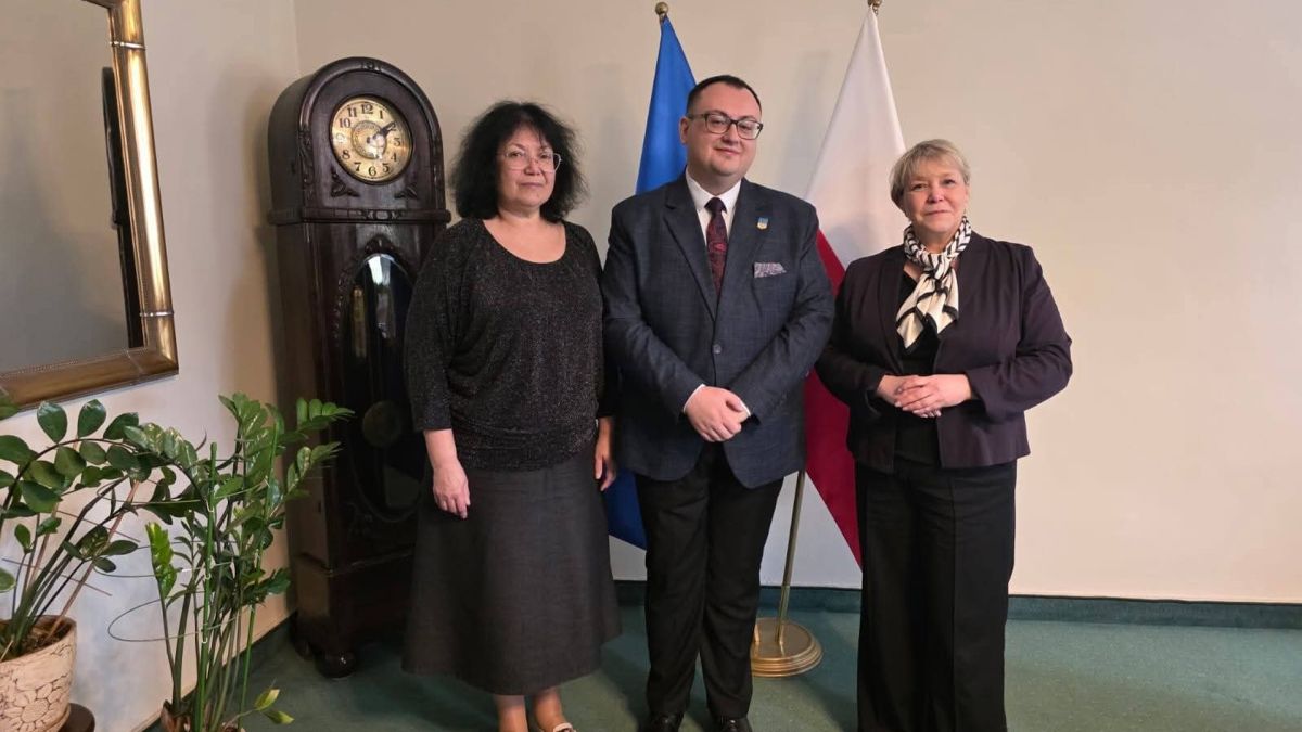 Павло Левчук з представниками освіти під час робочого візиту до Глогова, квітень 2026