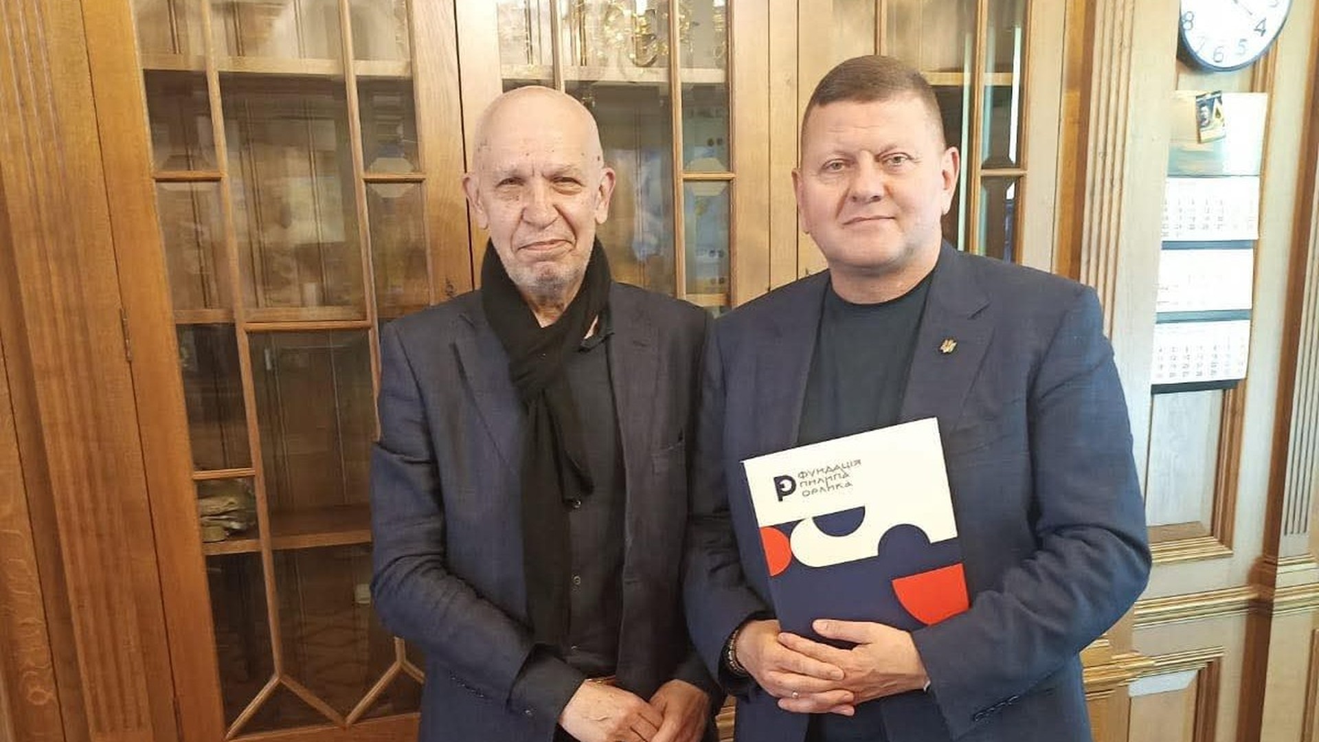 Посол Валерій Залужний та консультант Фундації Пилипа Орлика Ігор Харченко під час зустрічі у Лондоні