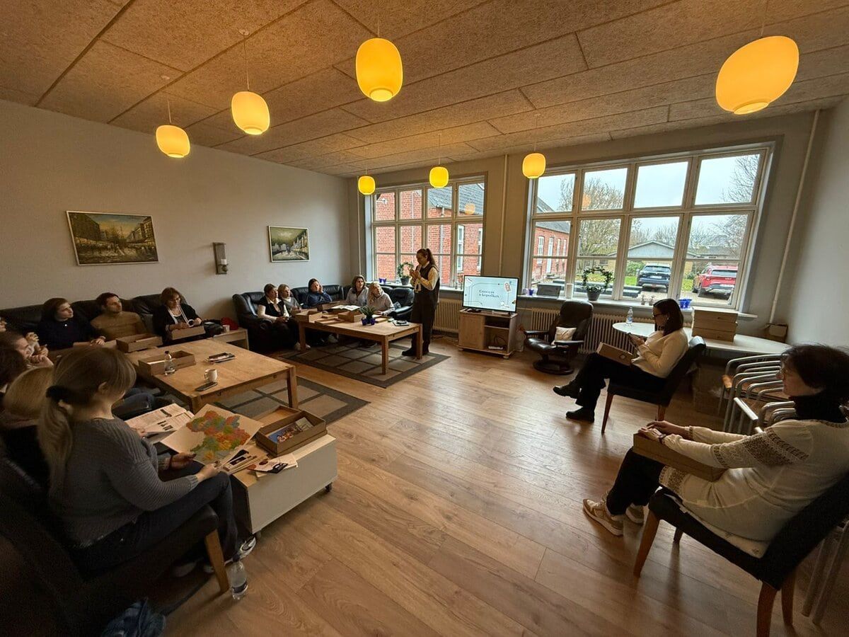 Зустріч учасників програми — стартує менторська програма «Корені та крила» за підтримки