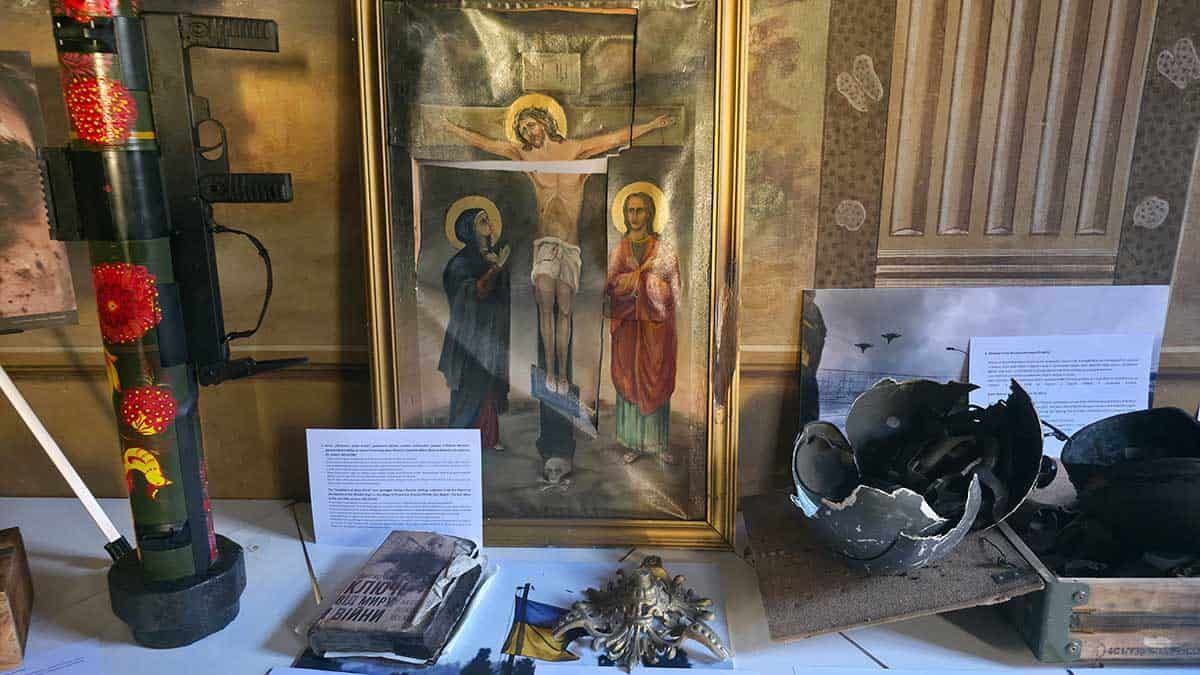 Захід — Міжнародний резонанс виставки  “Війна. Зроблено в Росії.