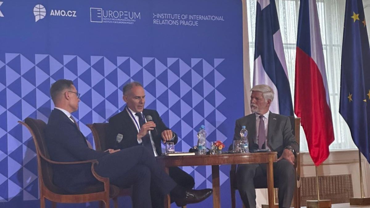 Президенти Александр Стубб та Петр Павел на конференції «Європа як завдання» у Празі