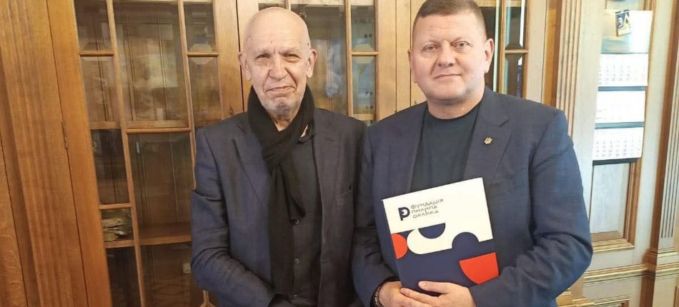 Посол Валерій Залужний та консультант Фундації Пилипа Орлика Ігор Харченко під час зустрічі у Лондоні