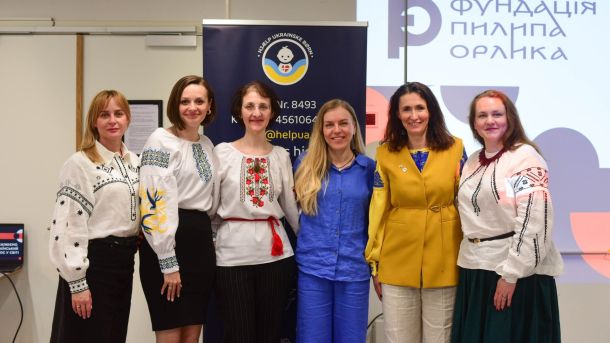 Учасниці програми «Корені та Крила» — представниці Фундації Пилипа Орлика та організації Hjælp Ukrainske Børn на спільному заході