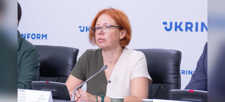 Ярина Ясиневич виступає на пресконференції Ukrinform щодо регулювання нікотинових виробів в Україні